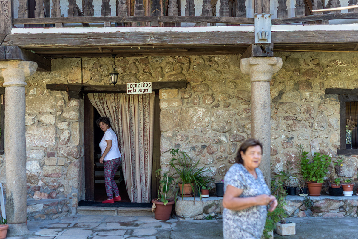 Vecinas de Candeleda, Ávila. Vecinas de Candeleda, Ávila.