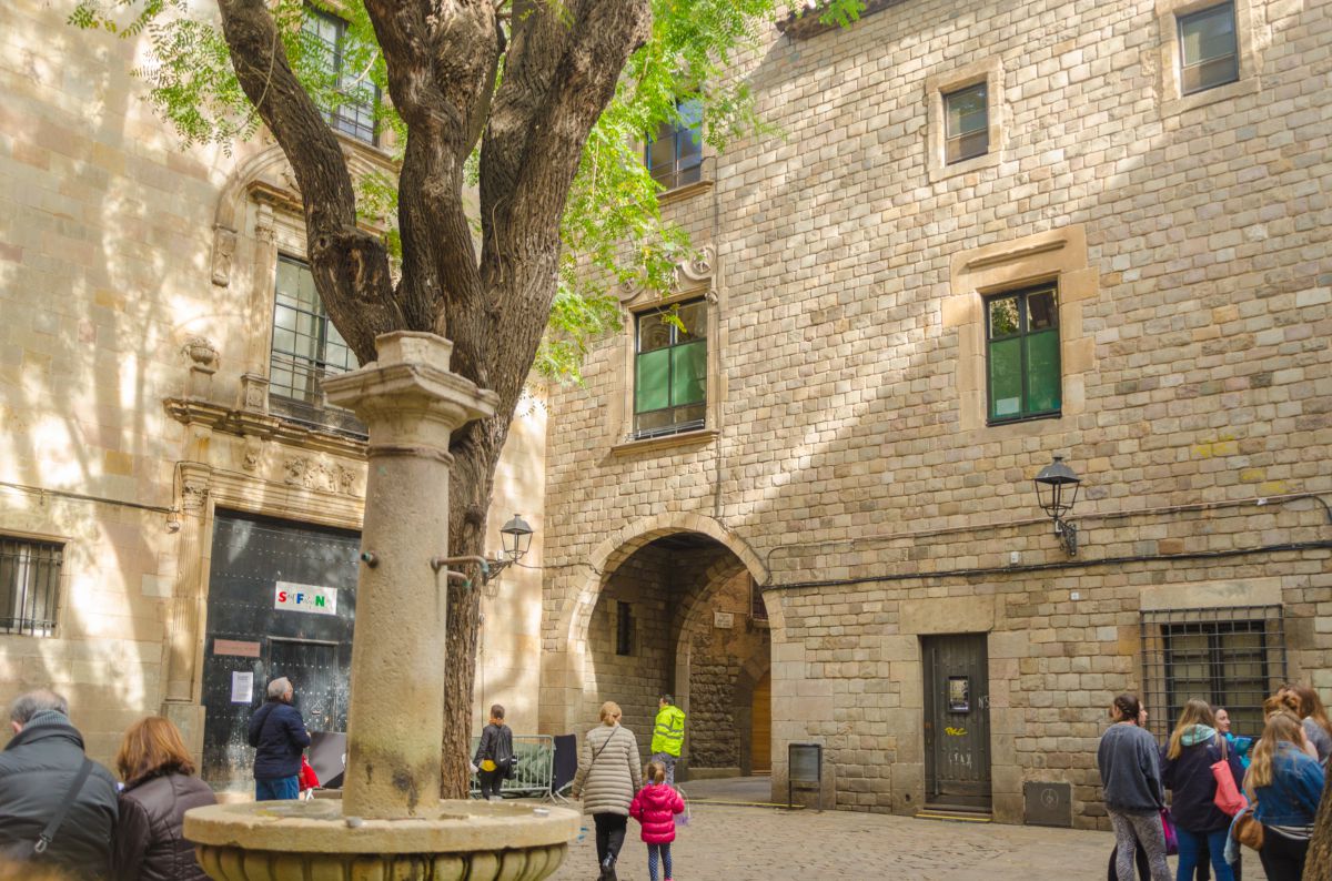 La plaza de San Felipe Neri, en Barcelona. Foto: Shutterstock. La plaza de San Felipe Neri, en Barcelona. Foto: Shutterstock.