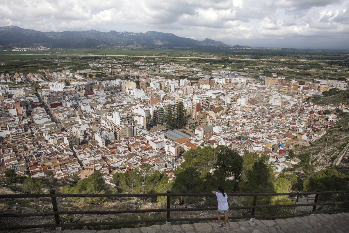 A los pies del Castillo de Cullera, el casco histórico de la ciudad. A los pies del Castillo de Cullera, el casco histórico de la ciudad.