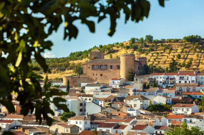 El Castillo de Canena, hoy propiedad de la familia Vañó, y en su día de Francisco de los Cobos. Foto cedida. El Castillo de Canena, hoy propiedad de la familia Vañó, y en su día de Francisco de los Cobos. Foto cedida.