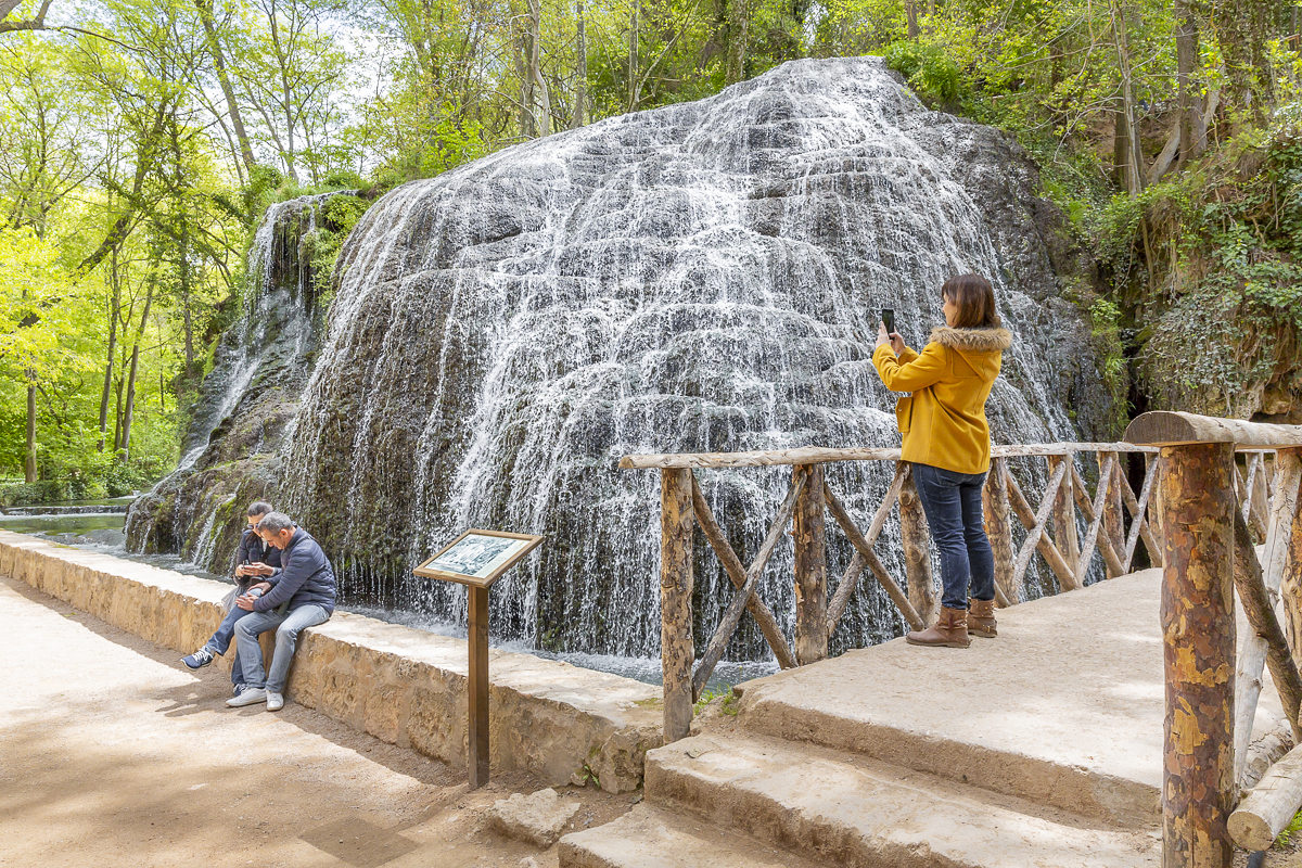 La cascada Iris, la antesala de una gruta que deja sin palabras. La cascada Iris, la antesala de una gruta que deja sin palabras.