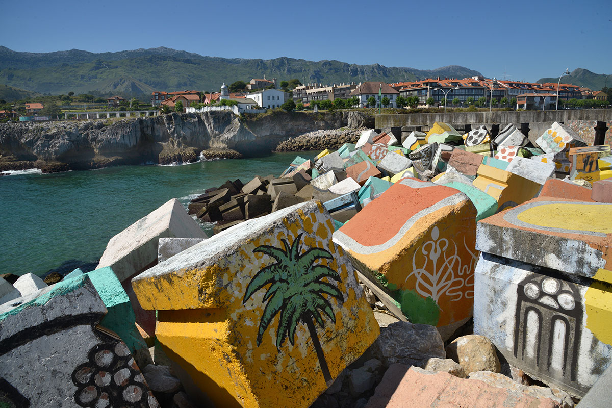 Llanes: Puerto de Llanes y Cubos de la Memoria. Foto: Alfredo Merino | Marga Estebaranz Llanes: Puerto de Llanes y Cubos de la Memoria. Foto: Alfredo Merino | Marga Estebaranz