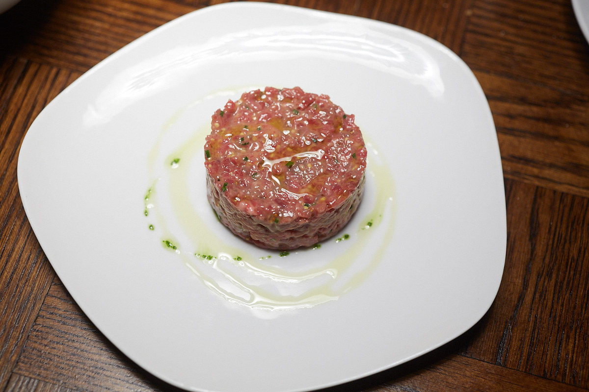 Steak tartar de aliño secreto que el chef. Steak tartar de aliño secreto que el chef.