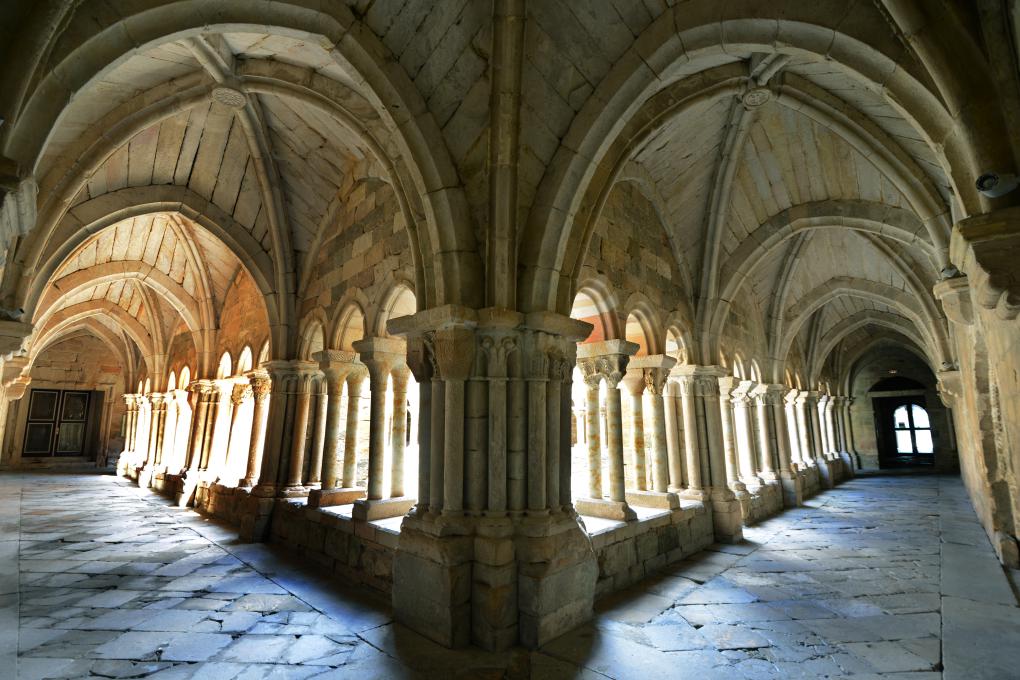 El fotogénico e imponente claustro del Monasterio de Santa María la Real. El fotogénico e imponente claustro del Monasterio de Santa María la Real.