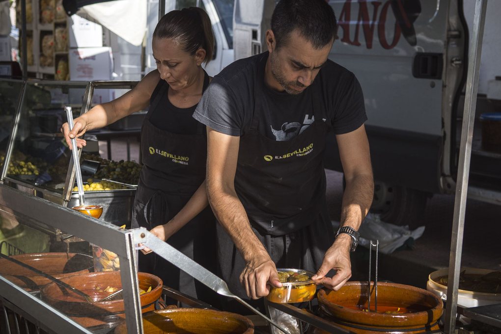 Manuel Antonio Barbero tiene un secreto: la receta de sus deliciosas berenjenas. Manuel Antonio Barbero tiene un secreto: la receta de sus deliciosas berenjenas.