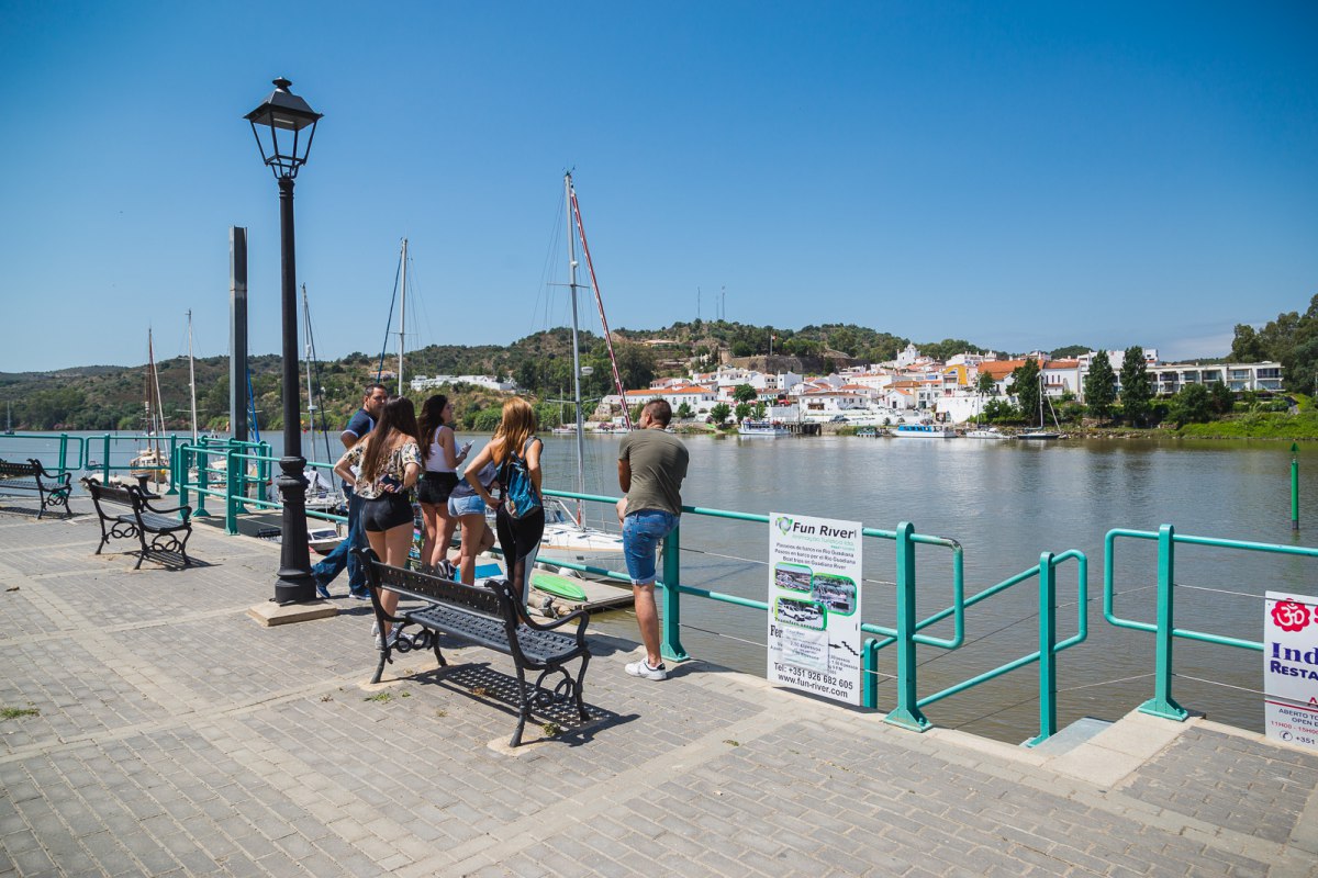 Sanlúcar de Guadiana se ha convertido en destino de familias que buscan un verano diferente. Sanlúcar de Guadiana se ha convertido en destino de familias que buscan un verano diferente.