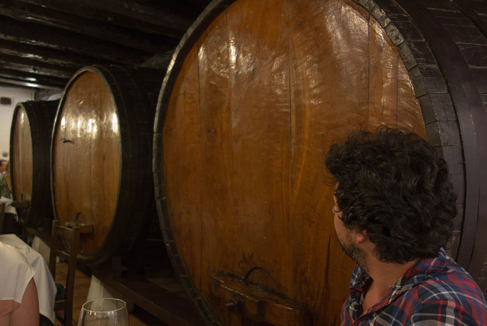 os característicos barriles del 'Asador Portuetxe'. os característicos barriles del 'Asador Portuetxe'.