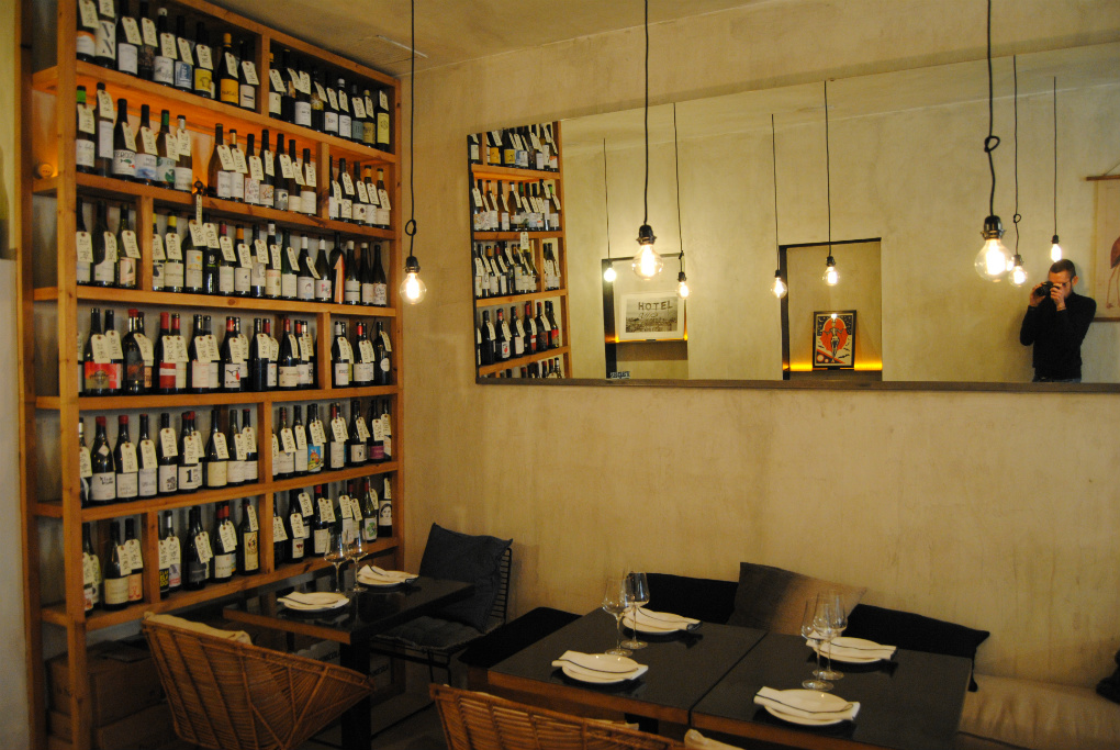 En Monocrom, los vinos te acompañan. Foto: E.R. En Monocrom, los vinos te acompañan. Foto: E.R.