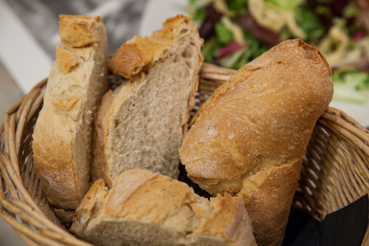 El pan del restaurante es sencillamente perfecto. El pan del restaurante es sencillamente perfecto.