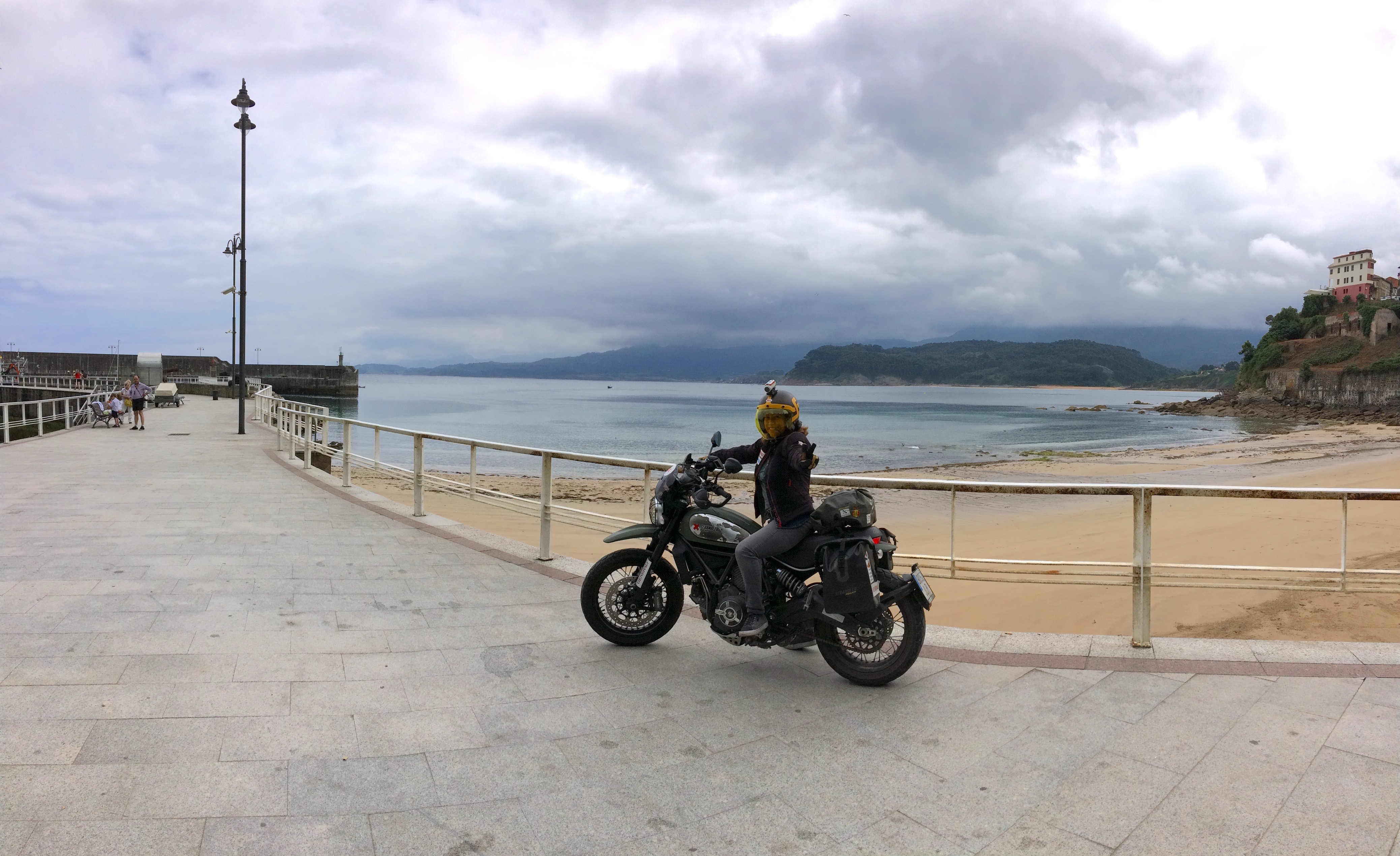 Rodando en el puerto de Lastres. Foto: A.S. Rodando en el puerto de Lastres. Foto: A.S.