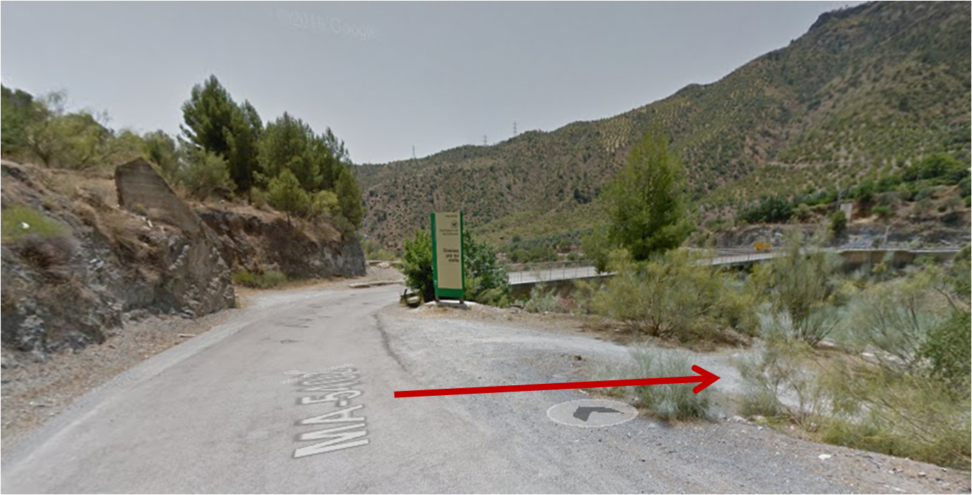 El sendero que nos lleva a una pequeña arbolada donde tomar el bocata. El sendero que nos lleva a una pequeña arbolada donde tomar el bocata.