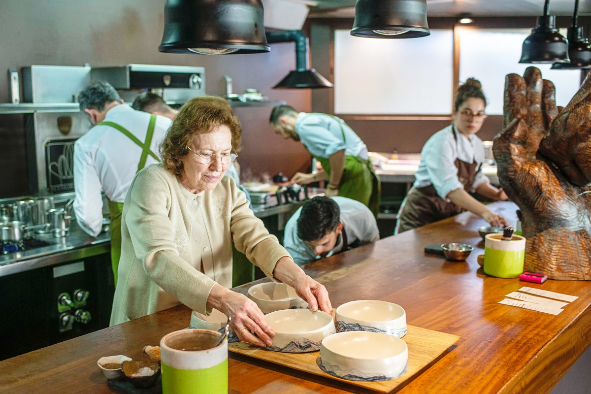 Amelia, madre de Pepe y fundadora del restaurante junto a su marido hacer 57 años. Amelia, madre de Pepe y fundadora del restaurante junto a su marido hacer 57 años.