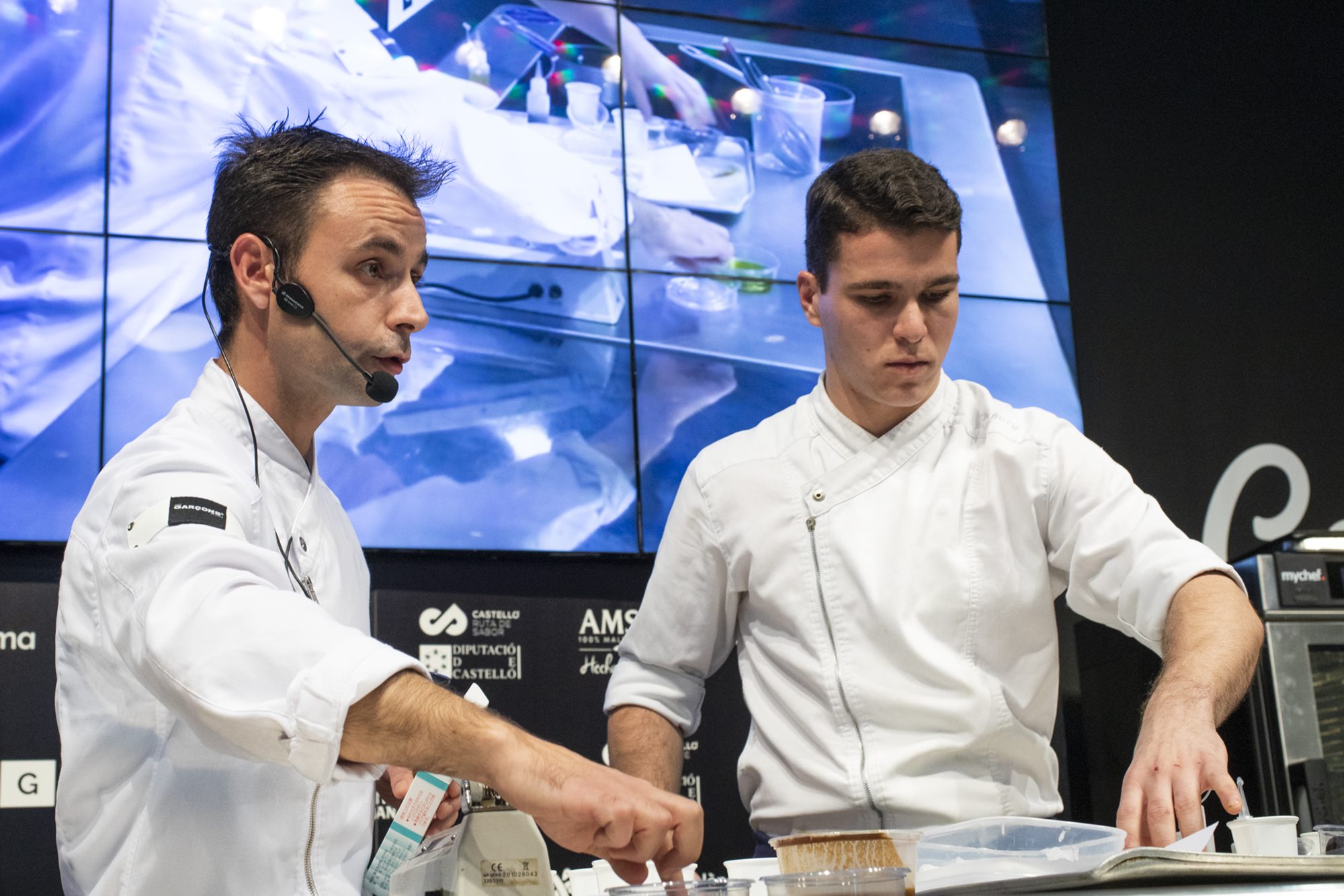 Eduard Xatruch impulsa el proceso de elaboración del hojaldre sin gluten. Eduard Xatruch impulsa el proceso de elaboración del hojaldre sin gluten.