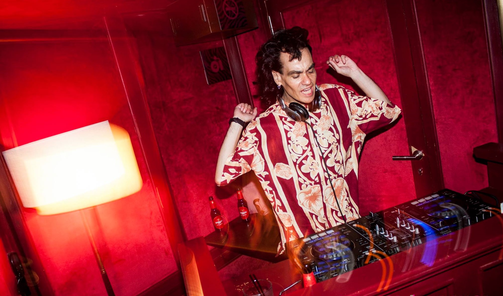 Dj Cascales,habitual en las fiestas de 'Casa Suecia', se ha convertido en un referente de la noche madrileña. Foto: Facebook Bling Bling. Dj Cascales,habitual en las fiestas de 'Casa Suecia', se ha convertido en un referente de la noche madrileña. Foto: Facebook Bling Bling.