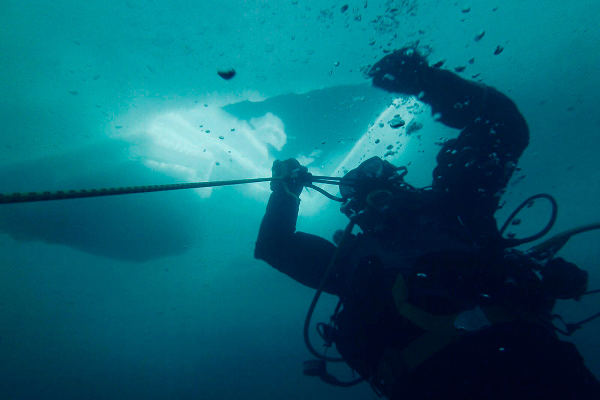 Hay que tener en cuenta las bajas temperaturas del agua. Foto: José Polo. Hay que tener en cuenta las bajas temperaturas del agua. Foto: José Polo.
