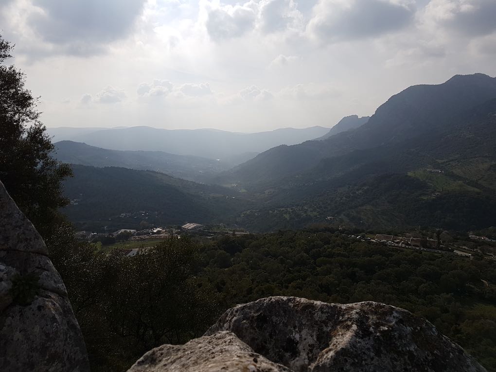 Desde la parte más alta de Ocuri, las vistas son realmente impresionantes. Desde la parte más alta de Ocuri, las vistas son realmente impresionantes.