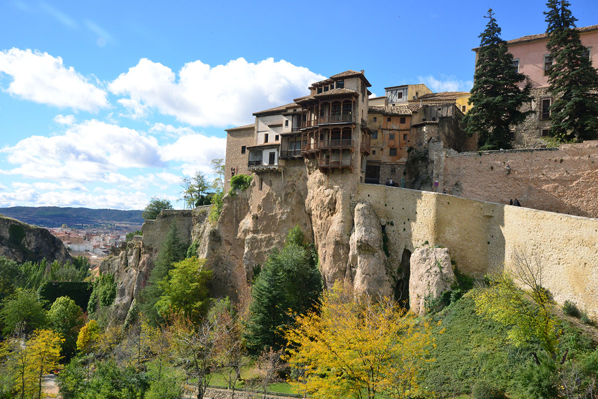 Cuenca: Casas colgantes de la ciudad. Foto: Alfredo Merino | Marga Estebaranz Cuenca: Casas colgantes de la ciudad. Foto: Alfredo Merino | Marga Estebaranz