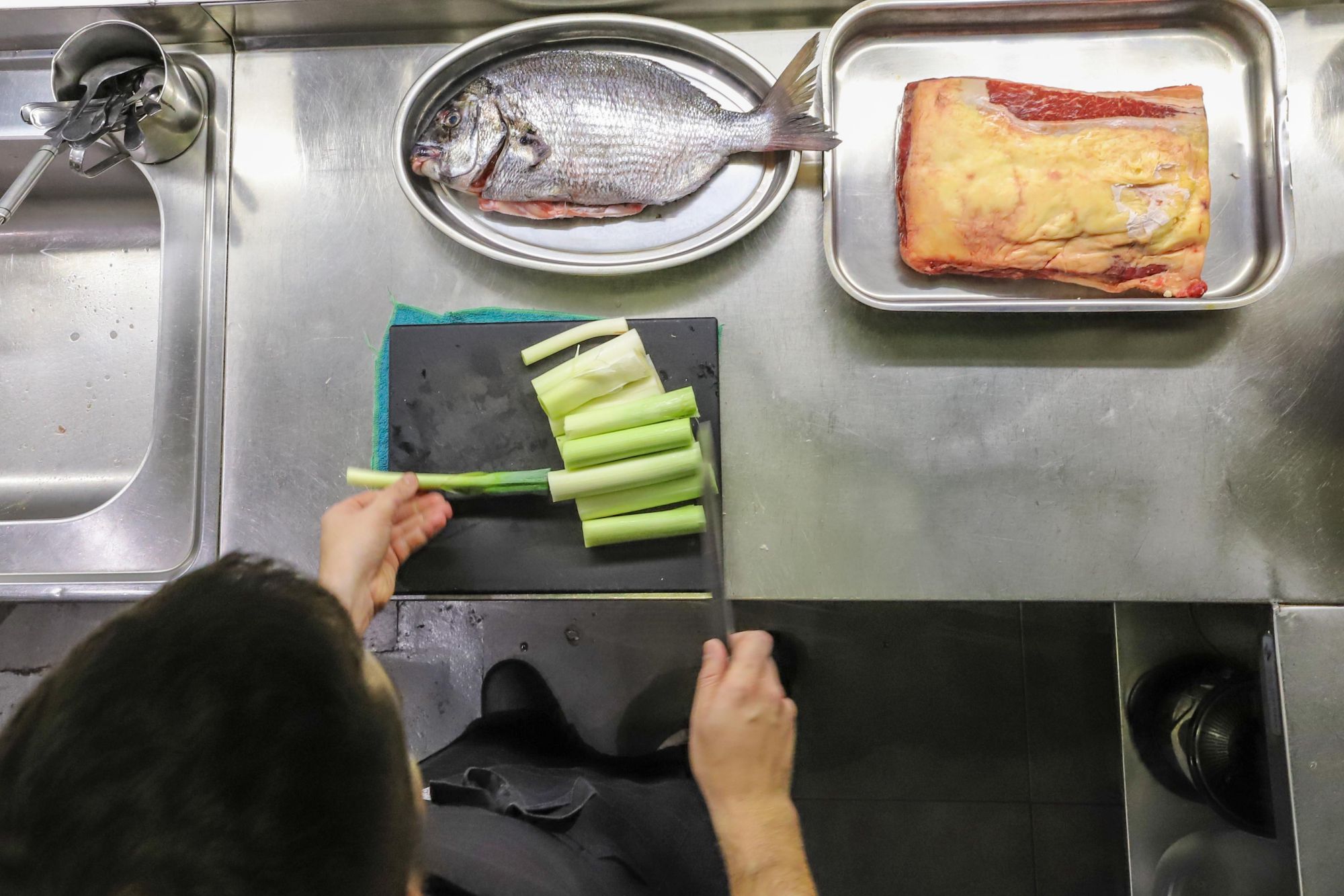 En cada uno de sus platos, no se incluyen más de tres ingredientes. En cada uno de sus platos, no se incluyen más de tres ingredientes.
