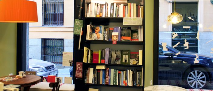 La Buena Vida bookstore, Madrid. v La Buena Vida bookstore, Madrid. v