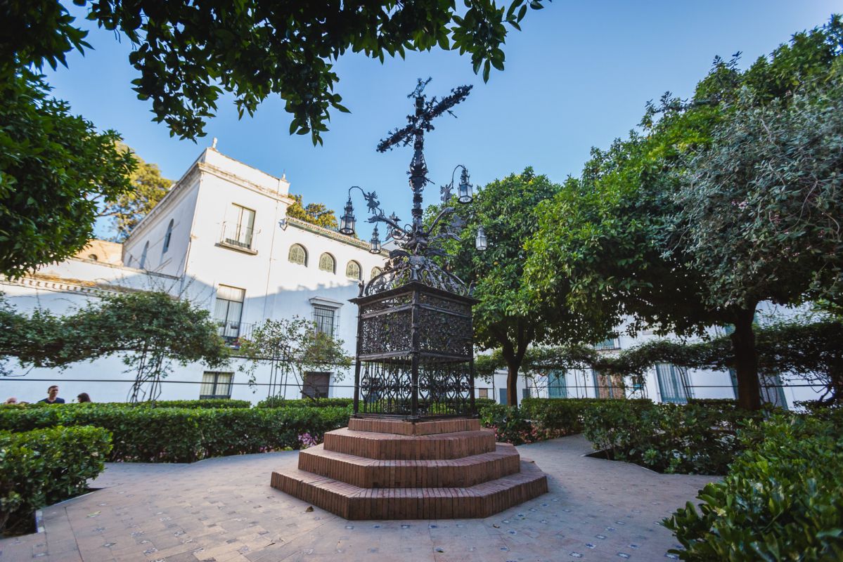 Plaza de Santa Cruz, Sevilla. Plaza de Santa Cruz, Sevilla.