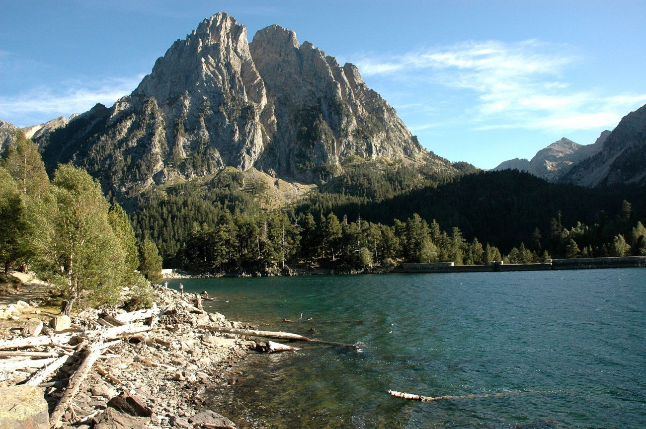 Parque Nacional de Aiguas Tortas y lago San Mauricio: lago de Sant Maurici Parque Nacional de Aiguas Tortas y lago San Mauricio: lago de Sant Maurici