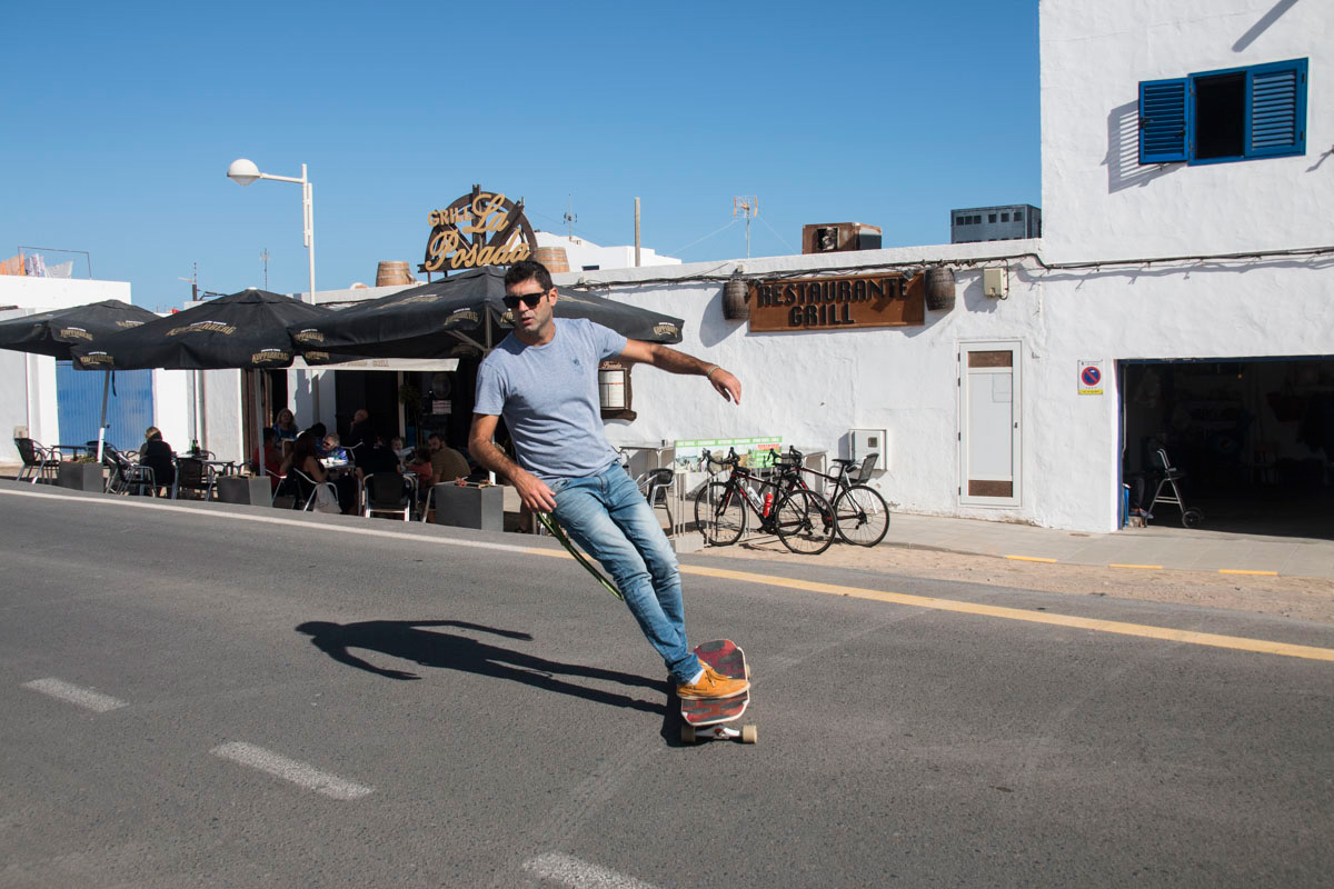 El ambiente en Caleta invita a practicar otros deportes. El ambiente en Caleta invita a practicar otros deportes.