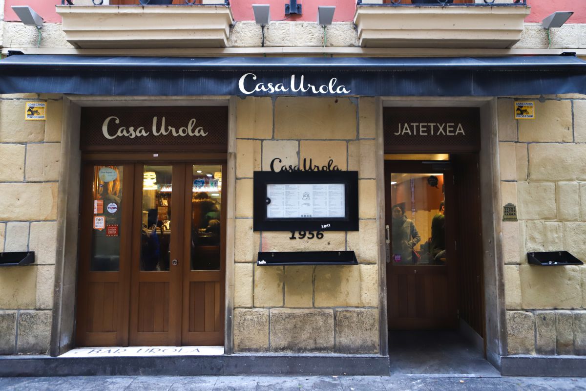 El restaurante es ya un clásico de la parte vieja de Donostia. El restaurante es ya un clásico de la parte vieja de Donostia.