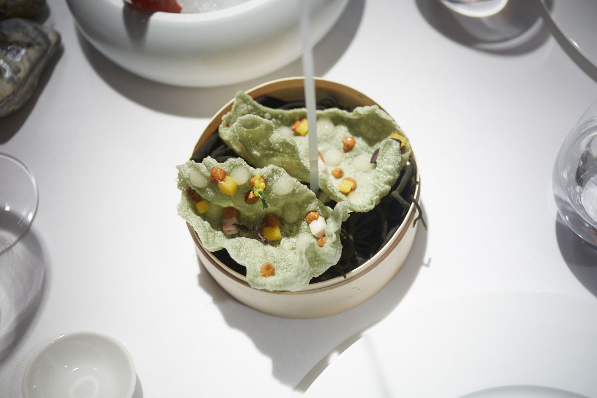 Acompaña este crujiente de espirulina de un 'bloody mary' y será el aperitivo perfecto. Acompaña este crujiente de espirulina de un 'bloody mary' y será el aperitivo perfecto.