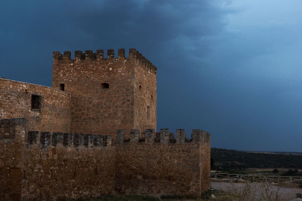 El Castillo de Peñarroya fue una fortaleza construida para controlar el territorio (repoblaciones, impuestos...). El Castillo de Peñarroya fue una fortaleza construida para controlar el territorio (repoblaciones, impuestos...).