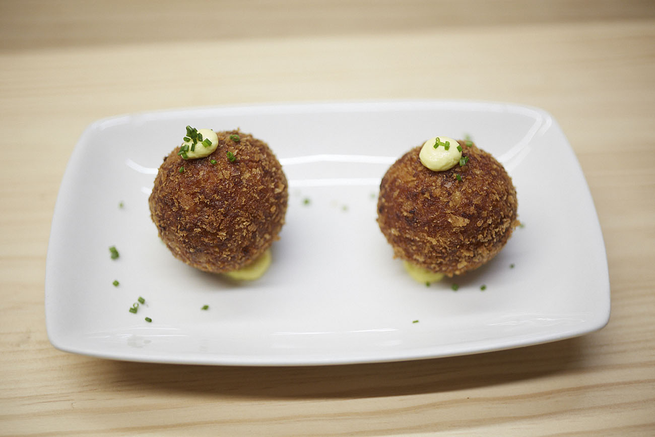 La croqueta de pollo asado y gamba, la más espectacular que se puede probar en Barcelona. La croqueta de pollo asado y gamba, la más espectacular que se puede probar en Barcelona.