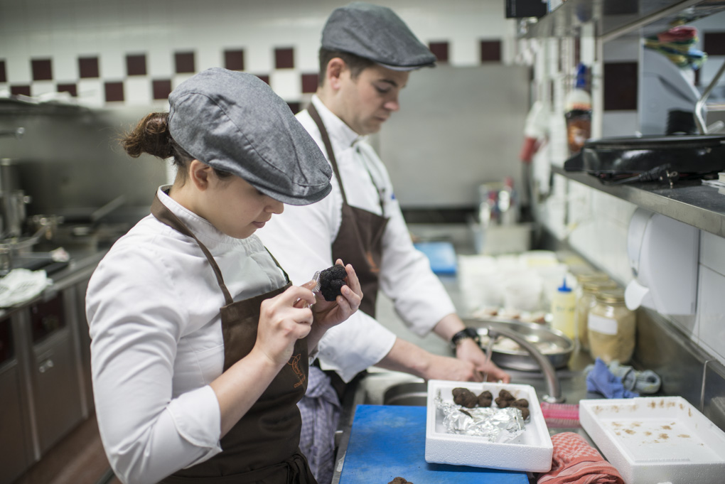 Hoy es su primer día y se estrena dejando requetelímpias las trufas Hoy es su primer día y se estrena dejando requetelímpias las trufas