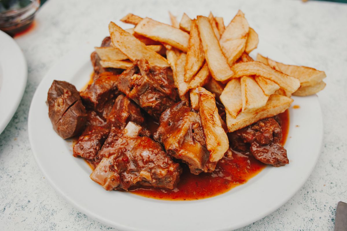 Guiso de carne de cabra de Teno, del bar 'Los Bailaderos', en Tenerife. Guiso de carne de cabra de Teno, del bar 'Los Bailaderos', en Tenerife.