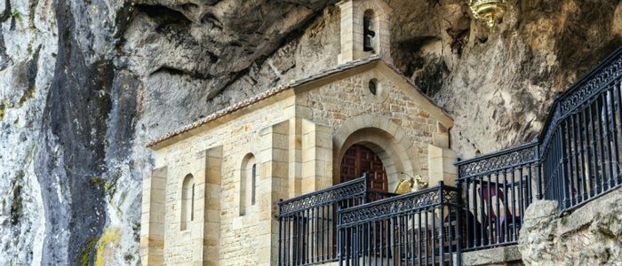 Santa Cueva de Covadonga. Santa Cueva de Covadonga.