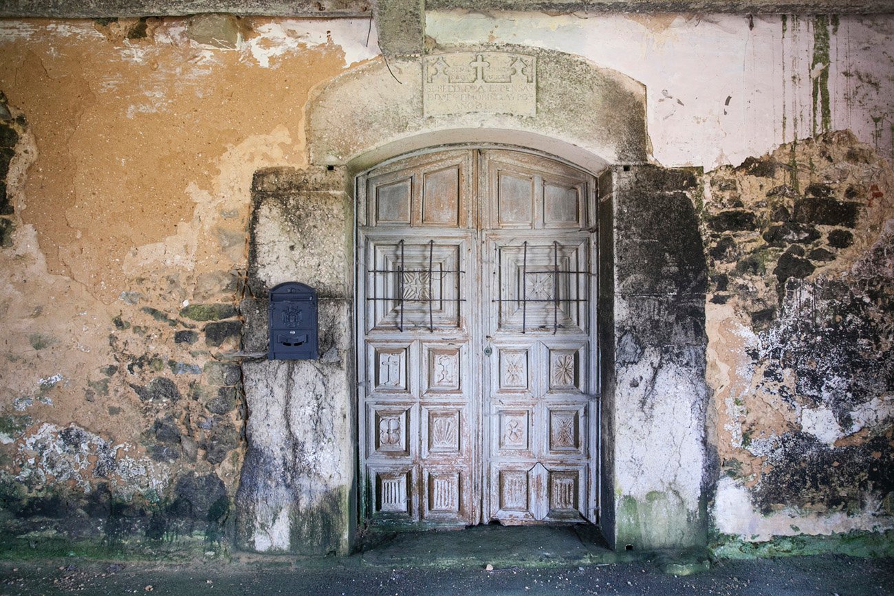 El portón del palacio de los Noriega del Pozo El portón del palacio de los Noriega del Pozo