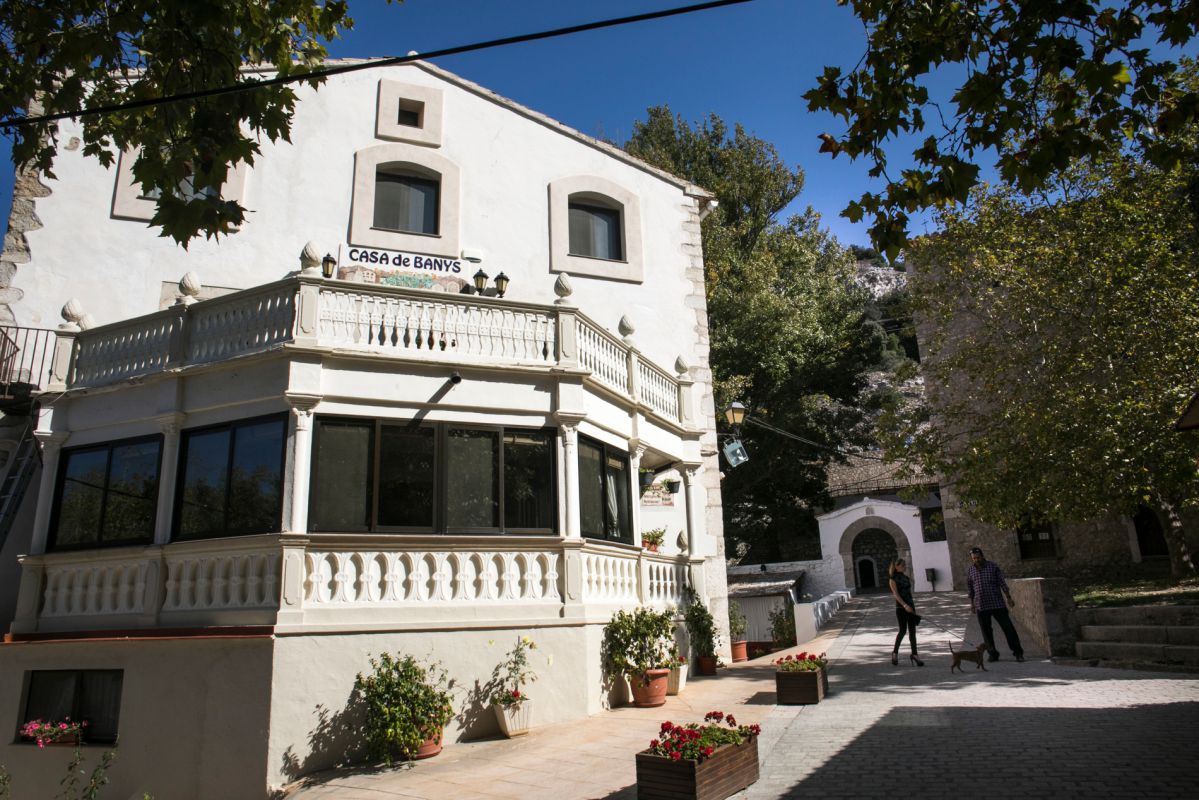 Casa Banys L'avella, L’Avellà, Catí , Castellón. Foto: Eva Máñez. Foto: Eva Máñez Casa Banys L'avella, L’Avellà, Catí , Castellón. Foto: Eva Máñez. Foto: Eva Máñez