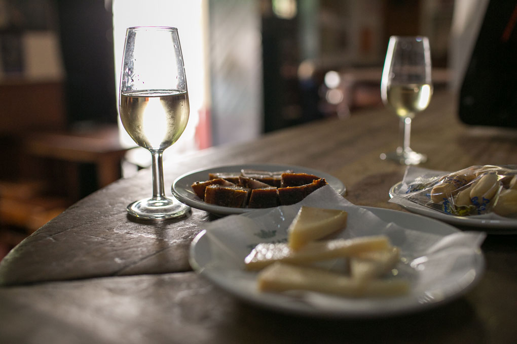 Chicharrones y queso viejo, unas tapas para repetir. Chicharrones y queso viejo, unas tapas para repetir.