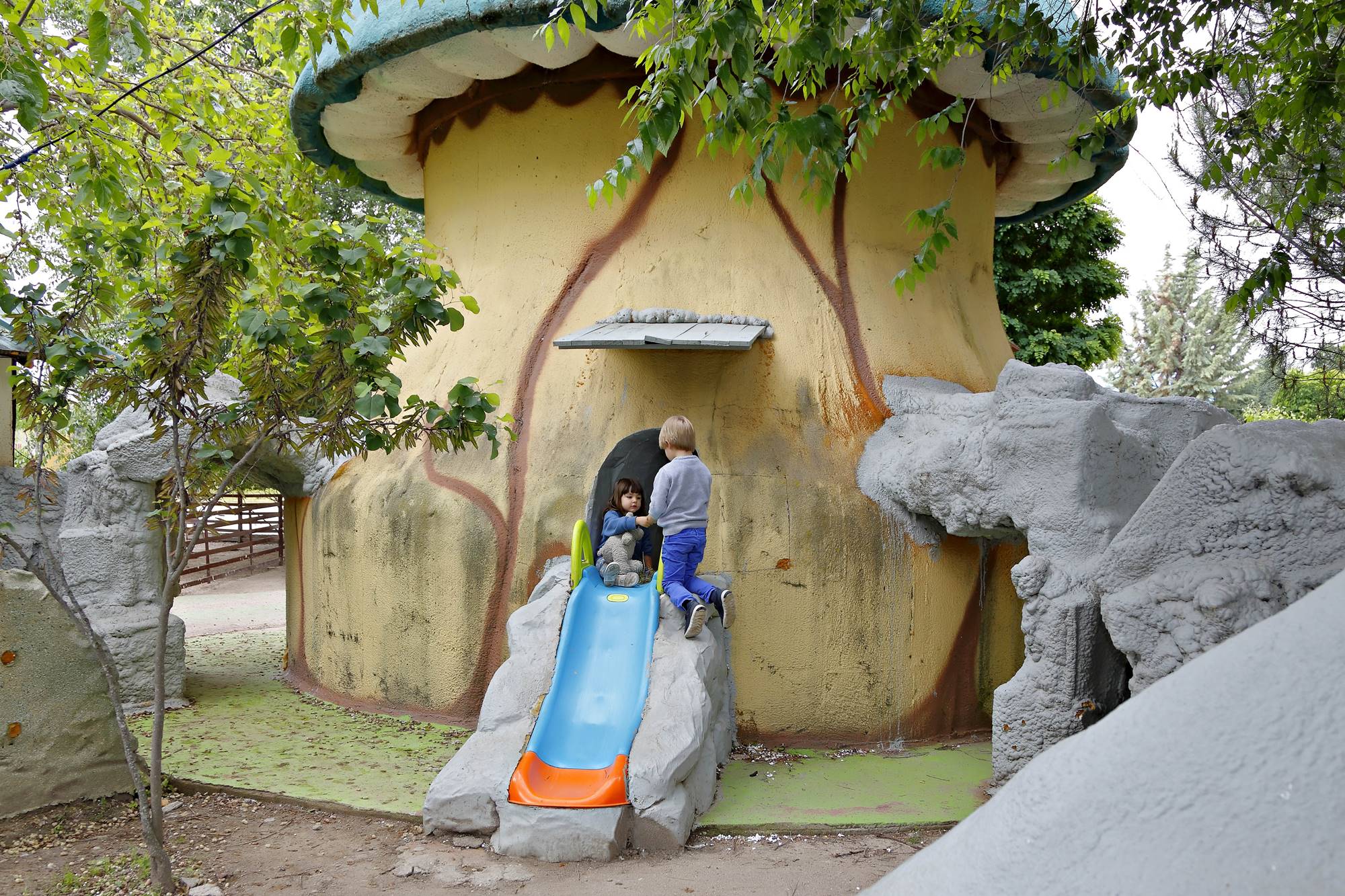 Los toboganes de las casitas, diversión para los más pequeños. Los toboganes de las casitas, diversión para los más pequeños.