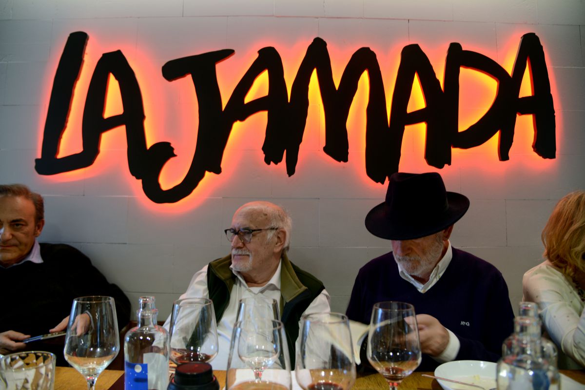 Ambiente en el restaurante La Jamada, Burgos. Ambiente en el restaurante La Jamada, Burgos.