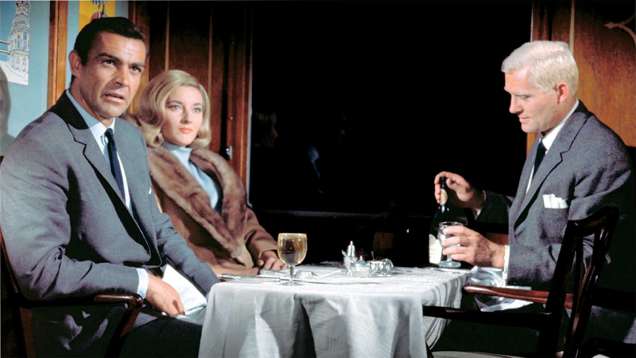James Bond, un fantástico bebedor. James Bond, un fantástico bebedor.