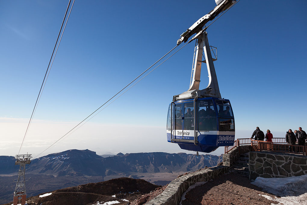 Para los menos deportistas, un teleférico te acerca hasta el pico del Teide. Foto: shutterstock. Para los menos deportistas, un teleférico te acerca hasta el pico del Teide. Foto: shutterstock.