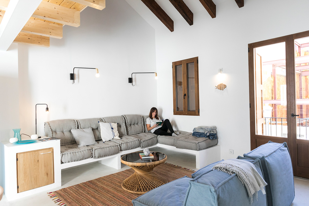 La rinconera de Cala Brava, hecha a medida para el apartamento. La rinconera de Cala Brava, hecha a medida para el apartamento.