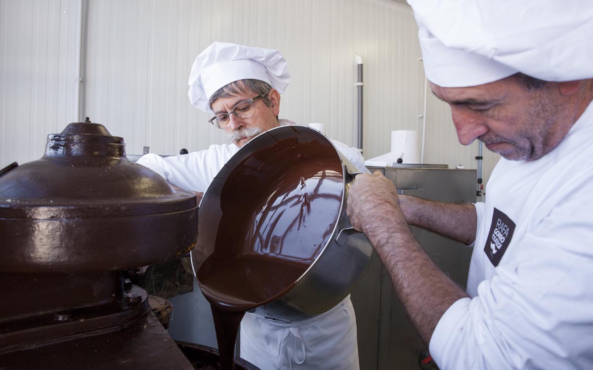 La tradición de la familia por el chocolate viene de siglos atrás. La tradición de la familia por el chocolate viene de siglos atrás.