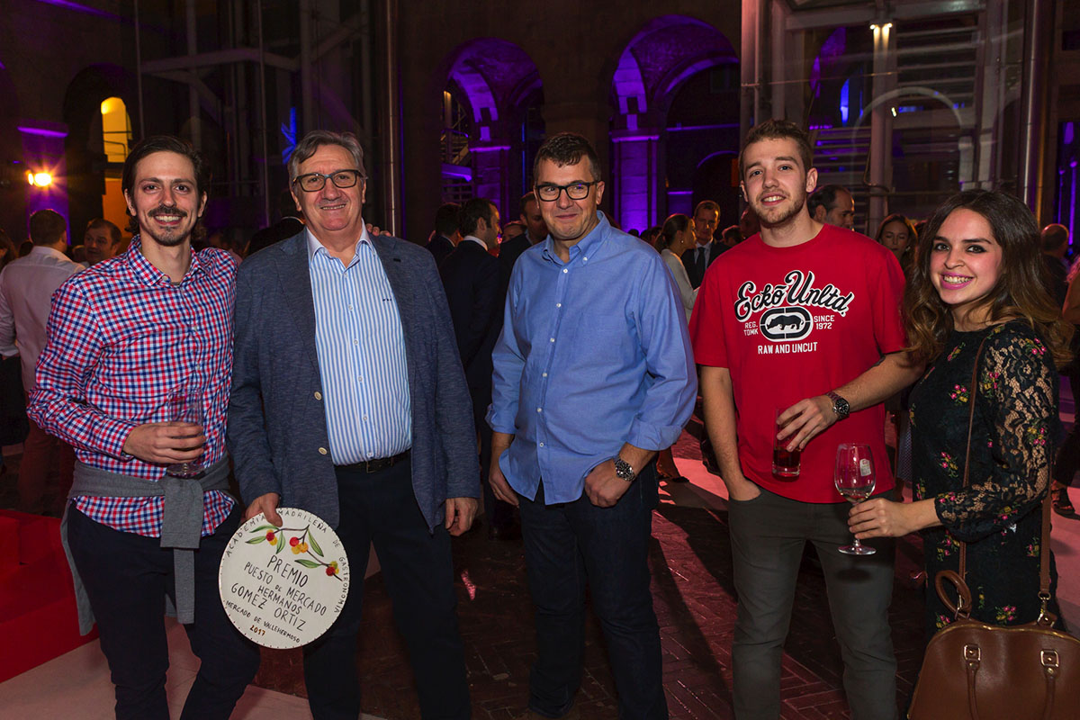 Roberto Martínez, Higinio Gómez, Manolo y Víctor Membibre, y Maru de 'Tripea'. Roberto Martínez, Higinio Gómez, Manolo y Víctor Membibre, y Maru de 'Tripea'.