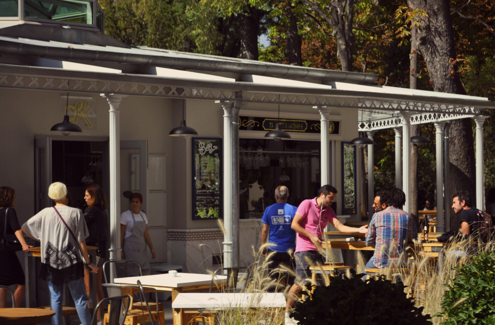 La hora del aperitivo es perfecta para tomar algo en La Galería y Los Kioscos. La hora del aperitivo es perfecta para tomar algo en La Galería y Los Kioscos.
