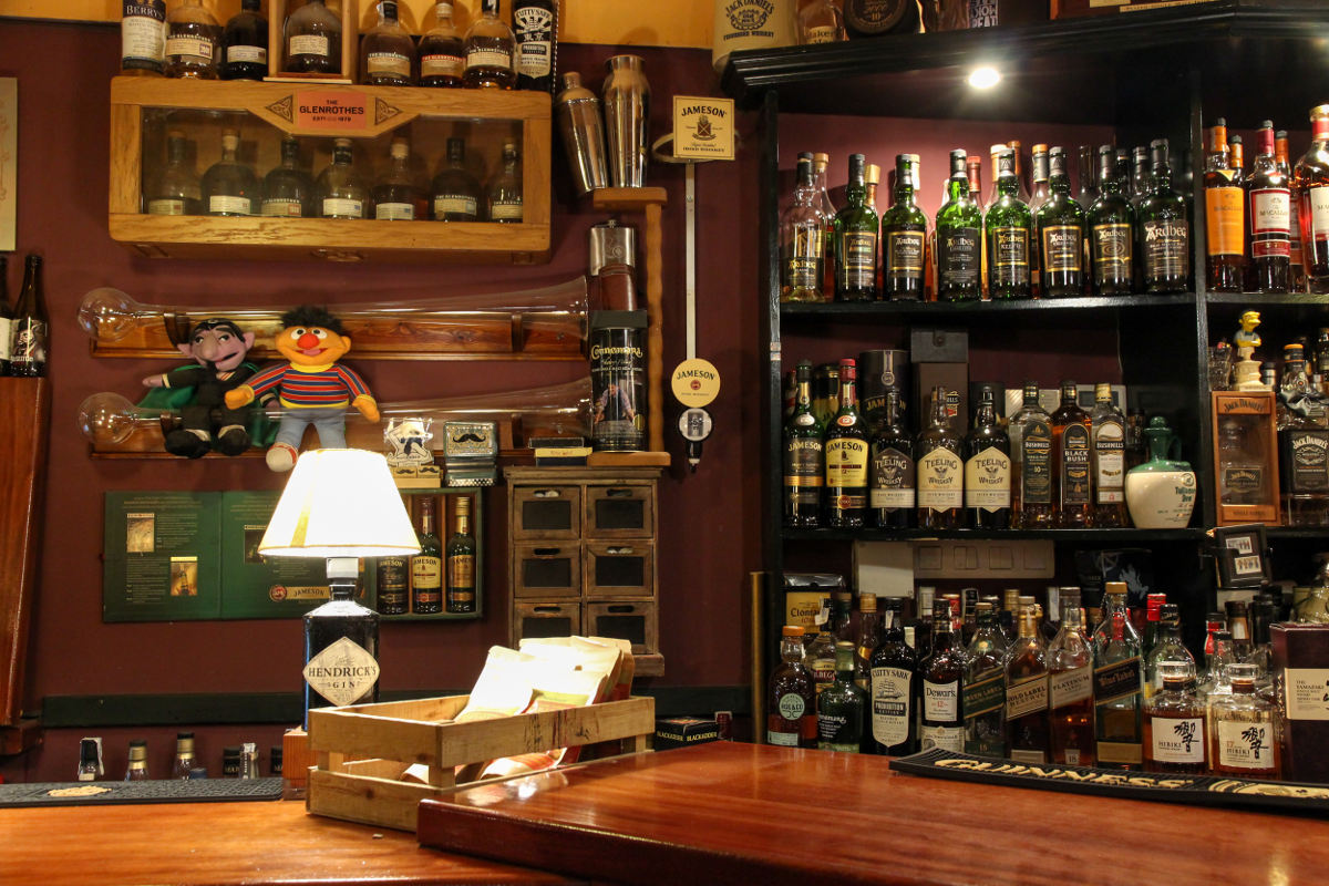 En 'Residence' hasta la lámpara tiene aroma a whisky. En 'Residence' hasta la lámpara tiene aroma a whisky.