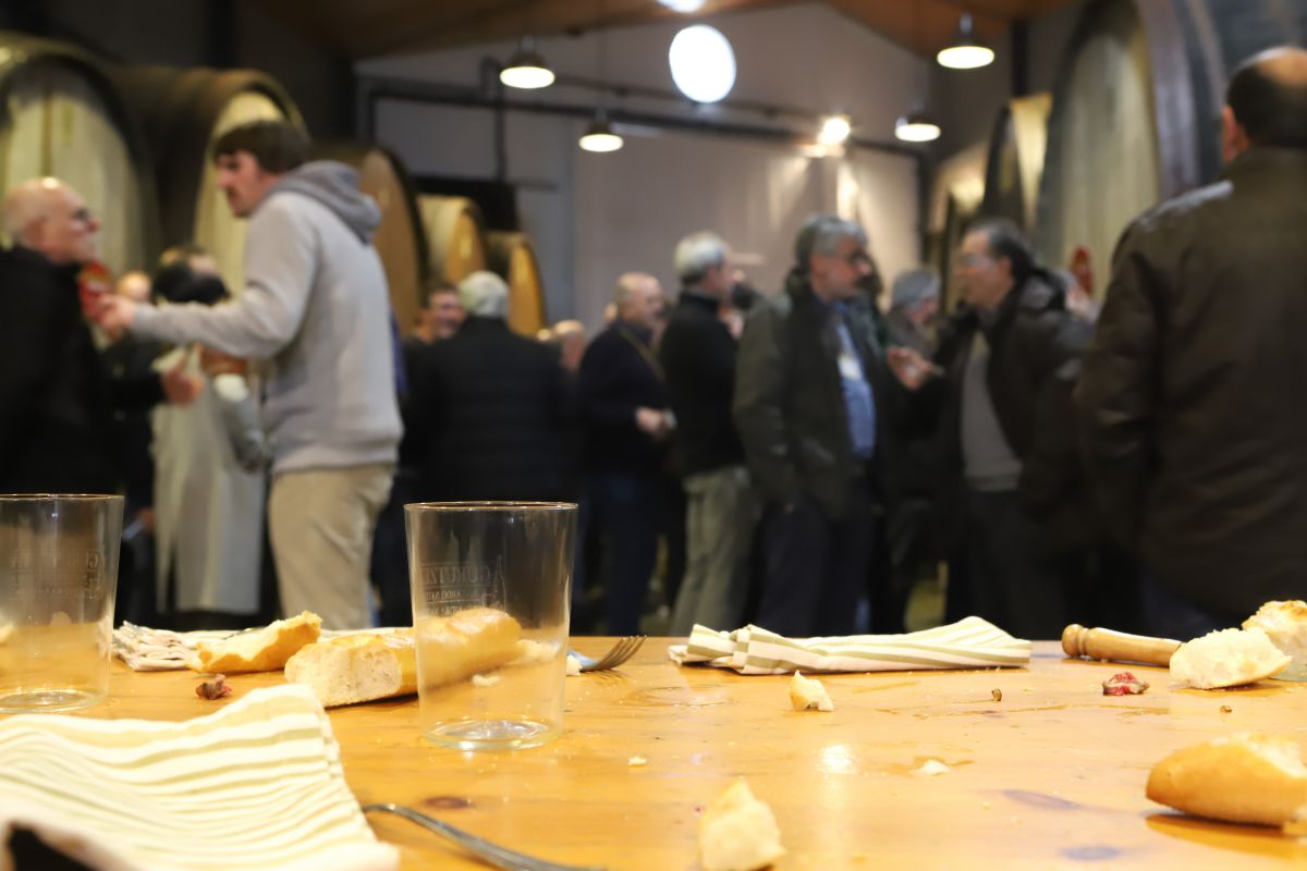 Acabados los platos, el ambiente está en su mejor momento. Acabados los platos, el ambiente está en su mejor momento.