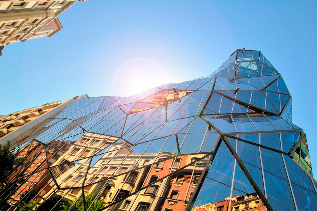 La obra futurista fue diseñada por el arquitecto Juan Coll-Barreu. Foto: AGE Fotostock. La obra futurista fue diseñada por el arquitecto Juan Coll-Barreu. Foto: AGE Fotostock.
