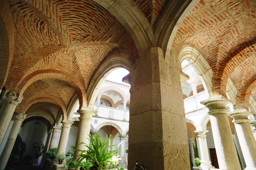 Convento Madre de Dios, Coria. Foto: Karpint. Convento Madre de Dios, Coria. Foto: Karpint.