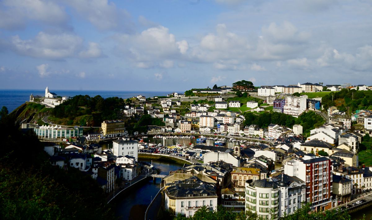 Luarca vista desde el mirador de El Chano, en Asturias. Luarca vista desde el mirador de El Chano, en Asturias.
