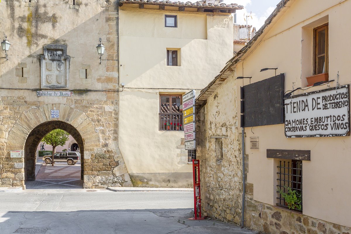 A pesar de su gran atractivo turístico, Rubielos no pierde la esencia de pueblo, llegando a incluirse en el listado italiano 'Cittaslow'. A pesar de su gran atractivo turístico, Rubielos no pierde la esencia de pueblo, llegando a incluirse en el listado italiano 'Cittaslow'.